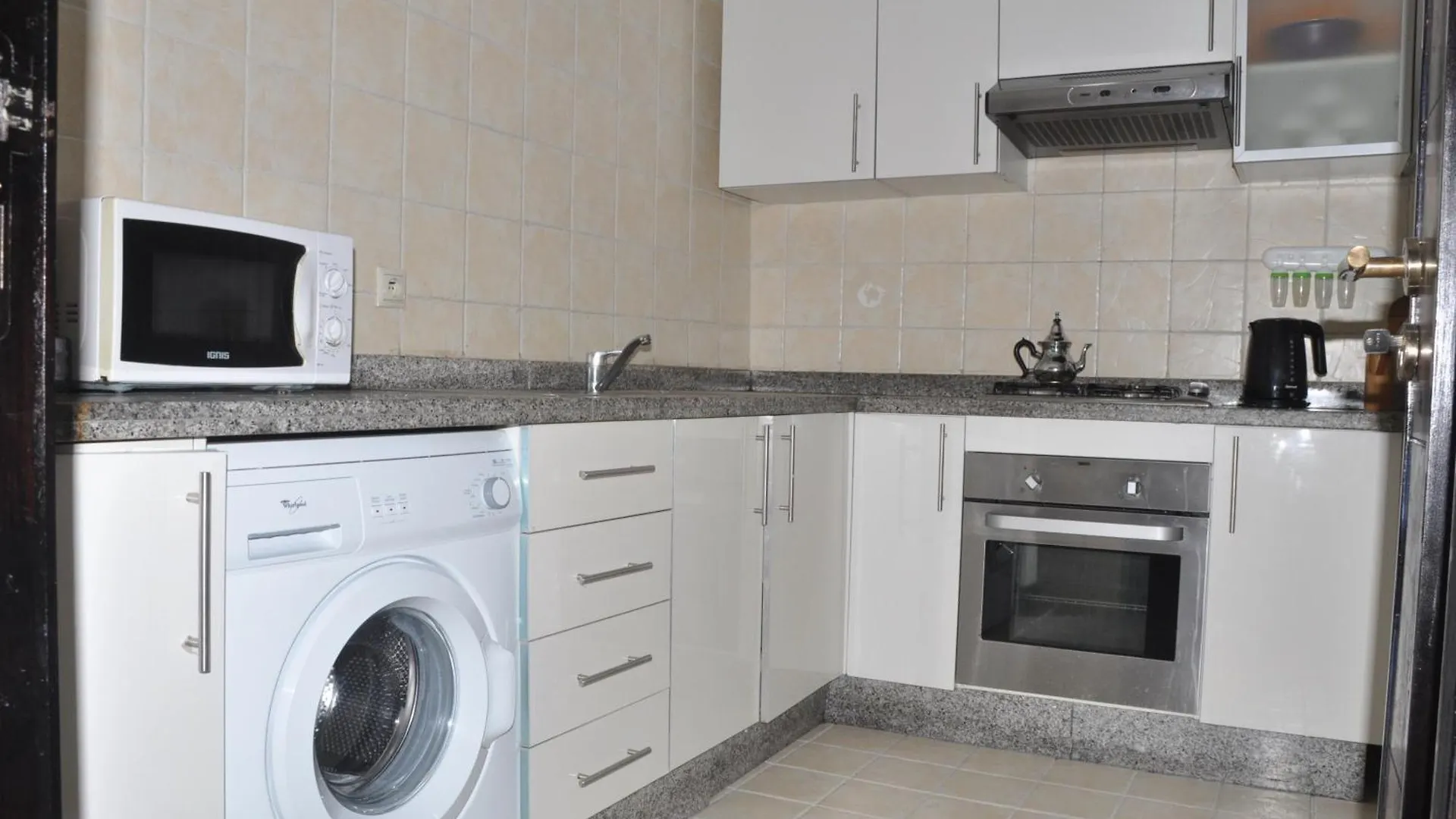 Val Fleuri Apartment With 2 Balconies, Casablanca